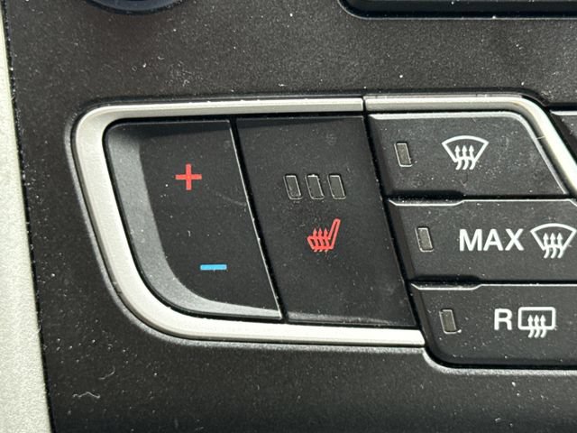 Used 2017 Ford Fusion SE w/ Fusion SE Technology Package FWD image 32