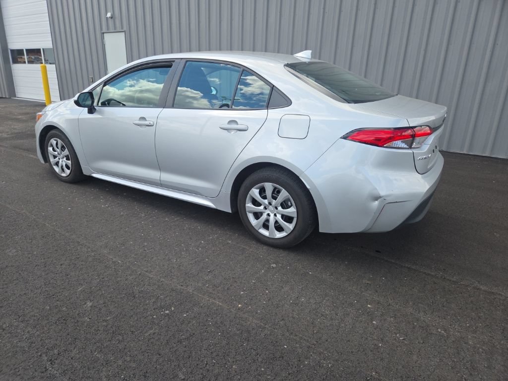 Used 2025 Toyota Corolla LE FWD image 12