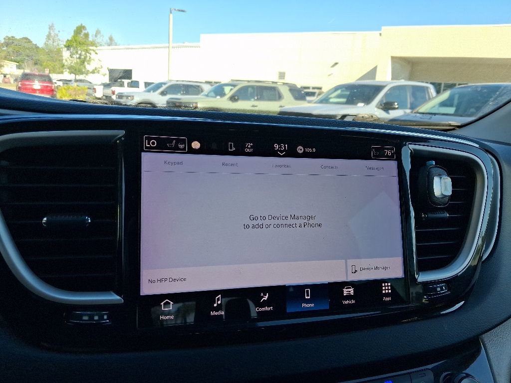 Used 2022 Chrysler Pacifica Touring-L FWD image 21