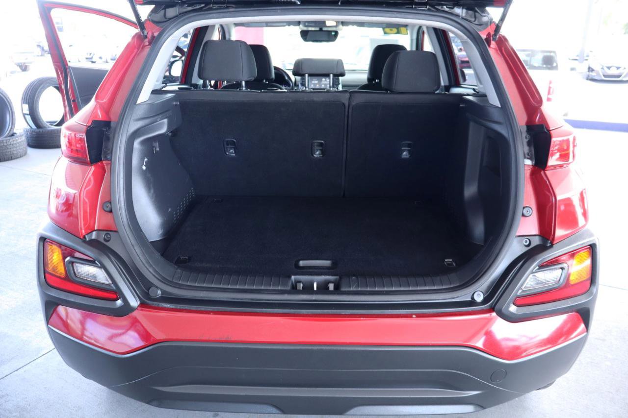 Used 2018 Hyundai Kona SEL FWD image 30