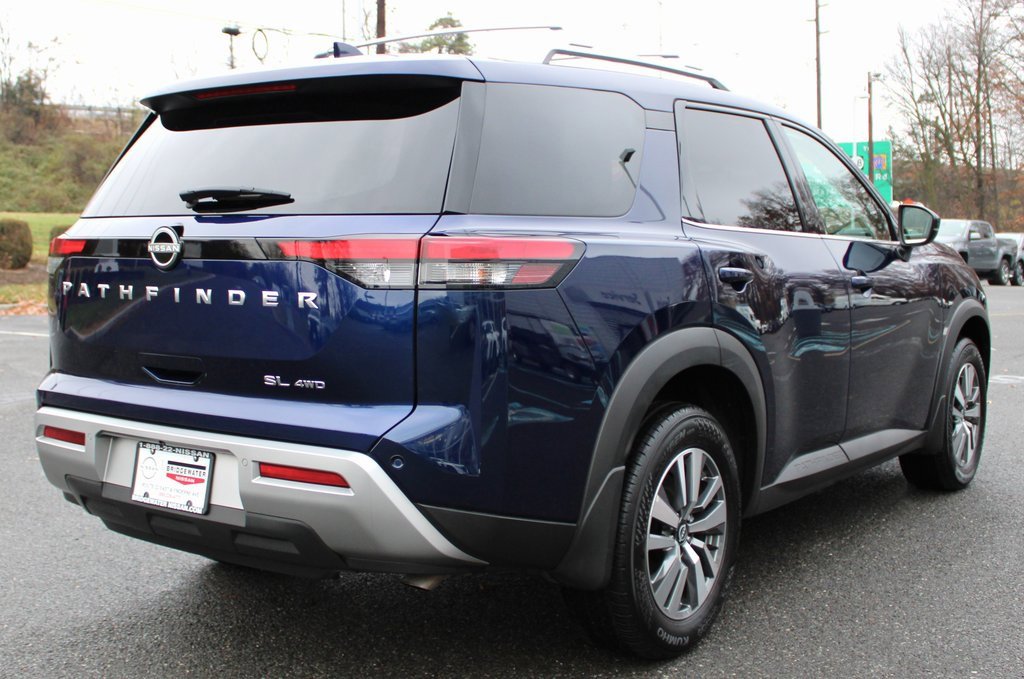 Certified 2024 Nissan Pathfinder SL image 5