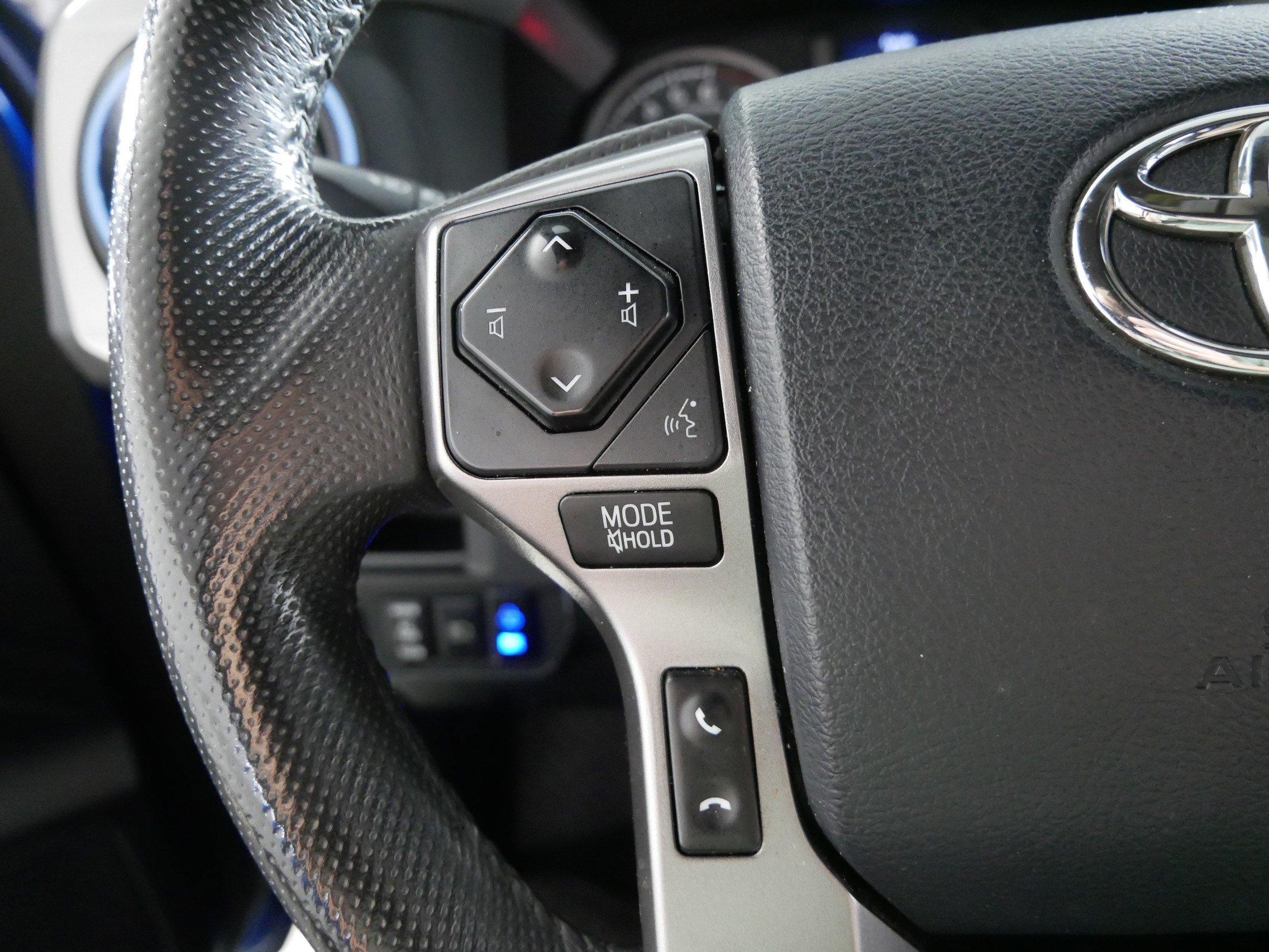 Used 2018 Toyota Tacoma Limited AWD/4WD image 27