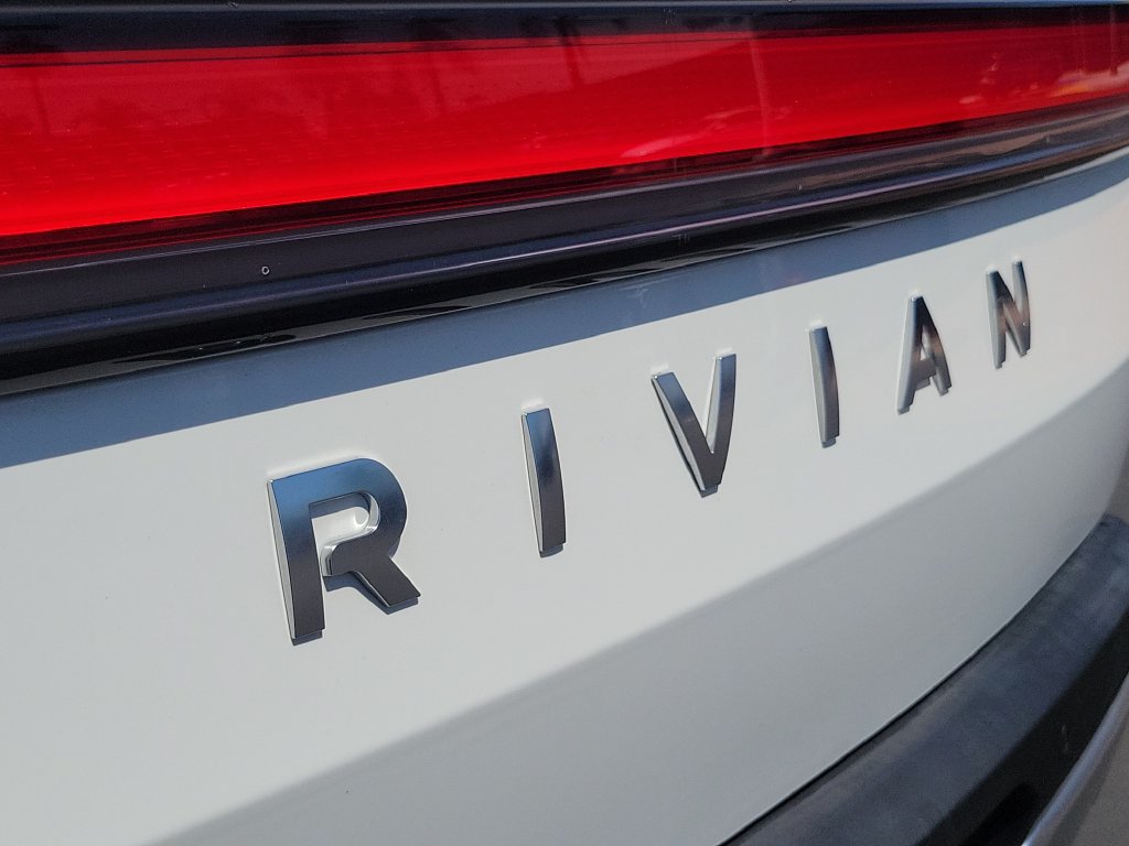 Used 2024 Rivian R1T Adventure Dual AWD/4WD image 23