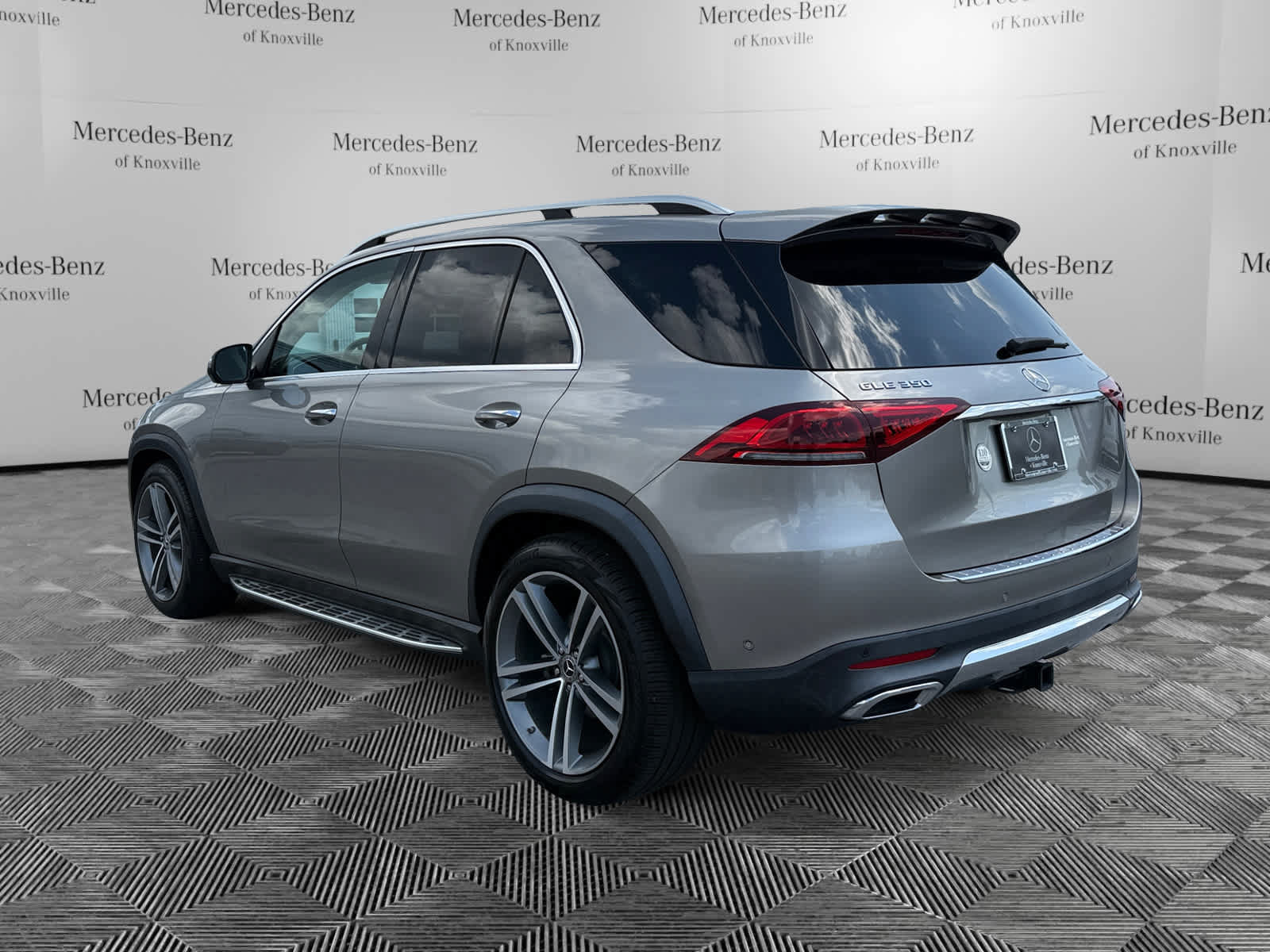 Certified 2020 Mercedes-Benz GLE 350 w/ Premium Package image 7