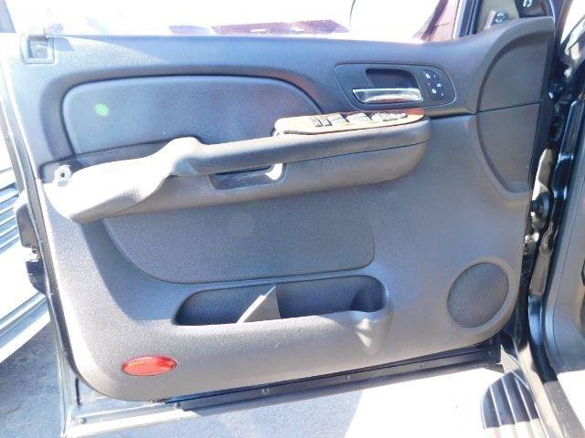 Used 2008 Chevrolet Suburban LTZ w/ LTZ Preferred Equipment Group image 10