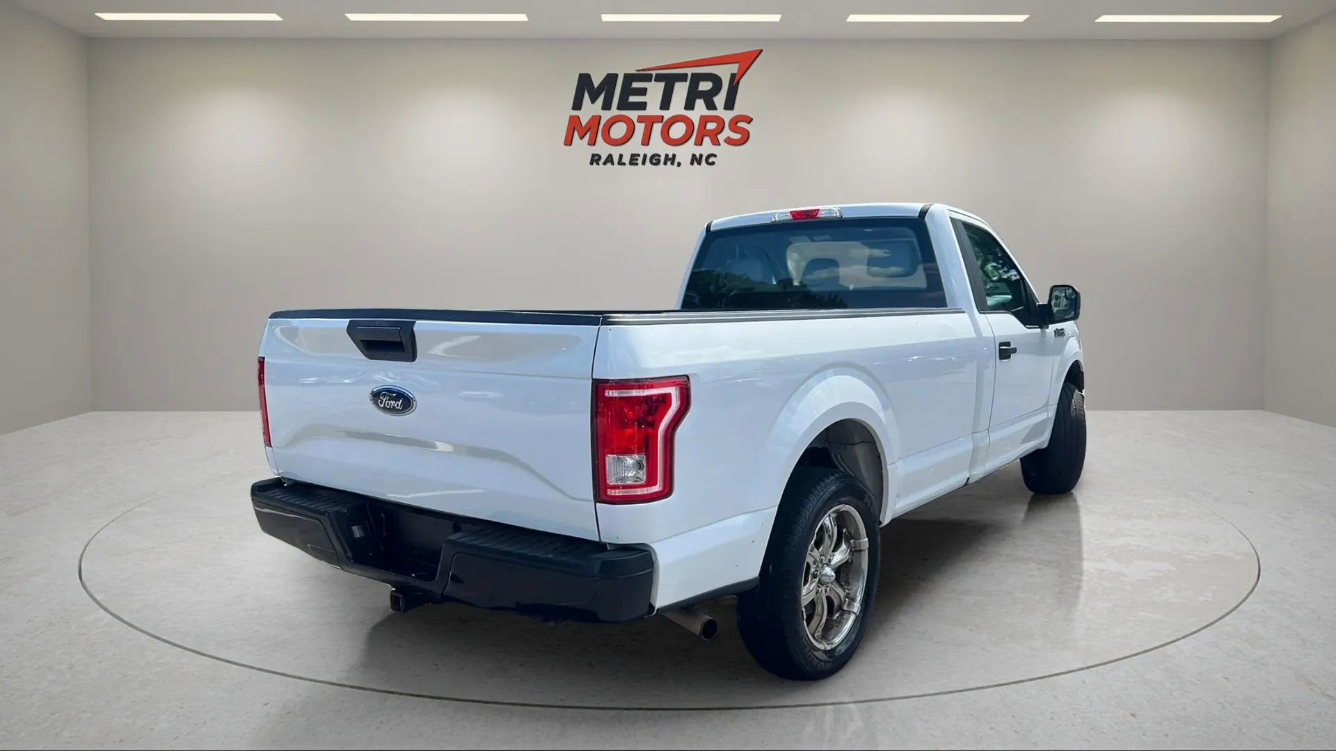 Used 2017 Ford F150 XL w/ Equipment Group 101A Mid RWD image 3
