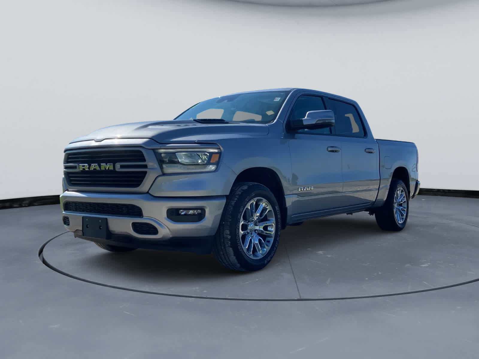 Used 2023 RAM 1500 Laramie AWD/4WD image 10