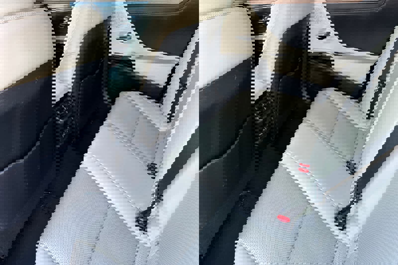 Used 2023 Lexus ES 300h w/ Premium Package image 4