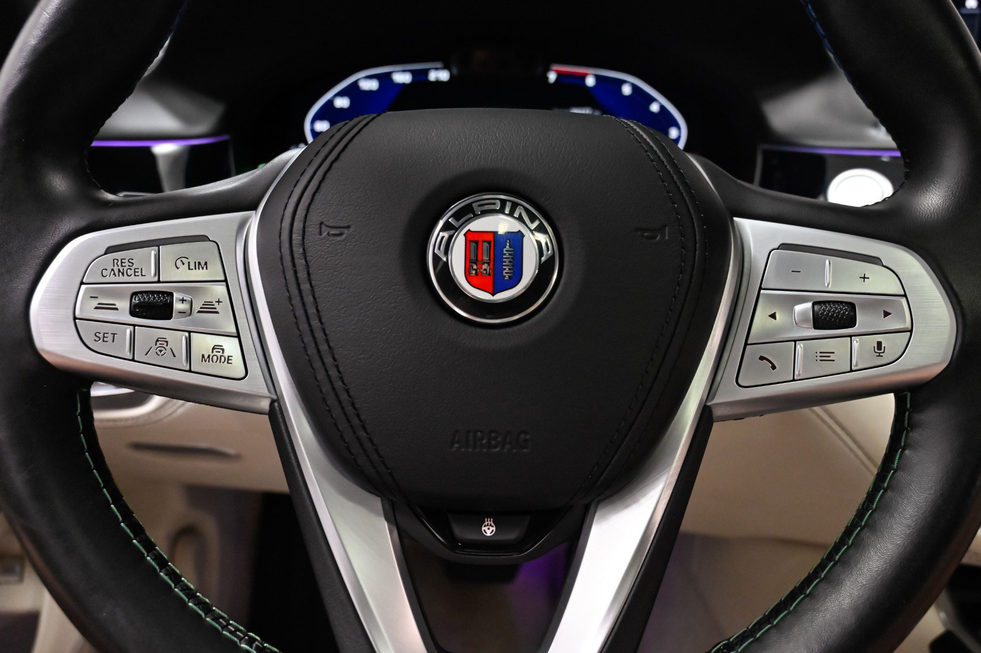 Used 2022 BMW ALPINA B7 xDrive AWD/4WD image 12