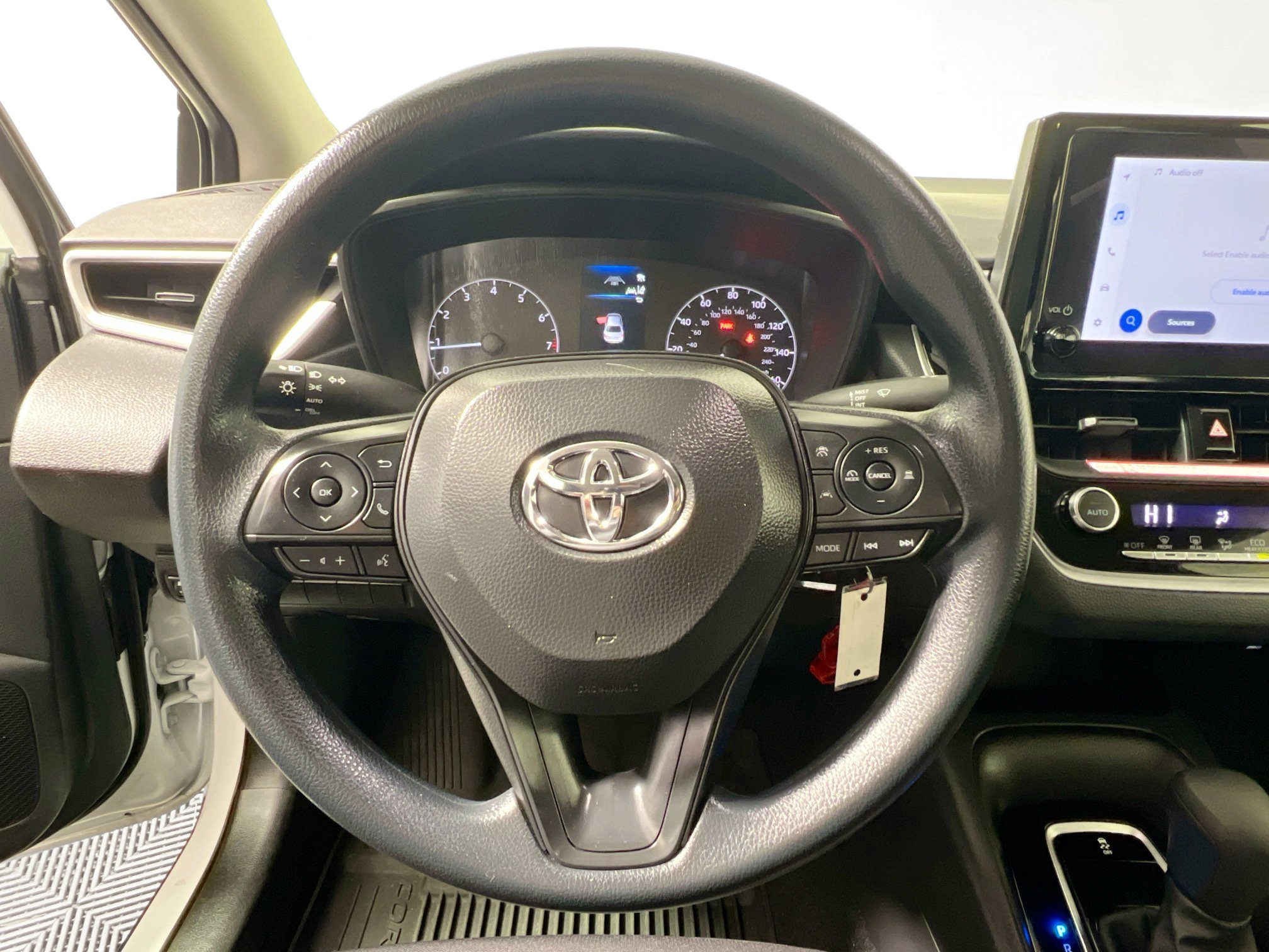 Used 2025 Toyota Corolla LE image 17
