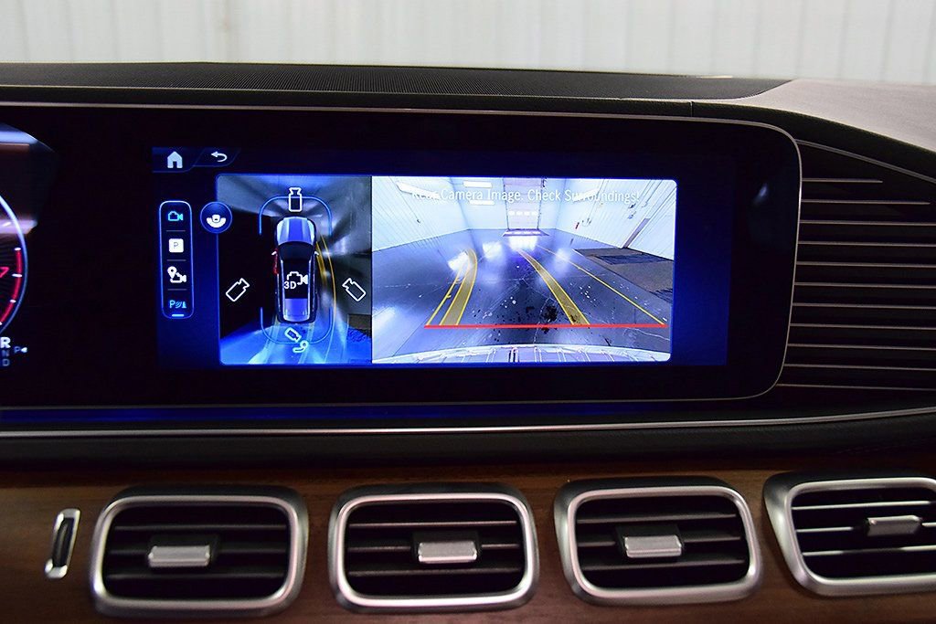 Used 2025 Mercedes-Benz GLS 580 4MATIC image 24