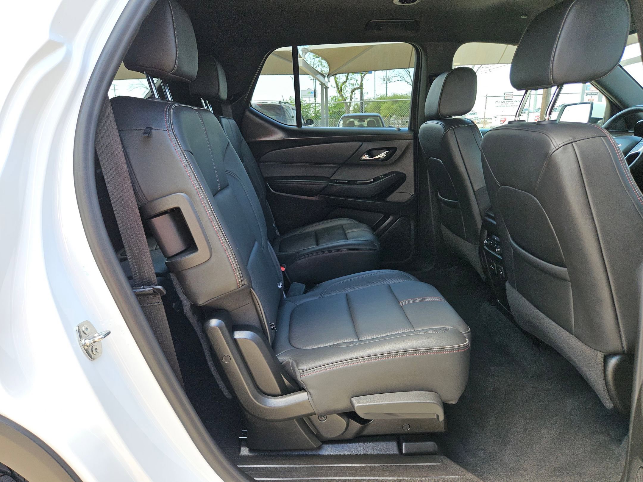 Certified 2023 Chevrolet Traverse RS w/ LPO, 'HIT The Road' Package FWD image 25
