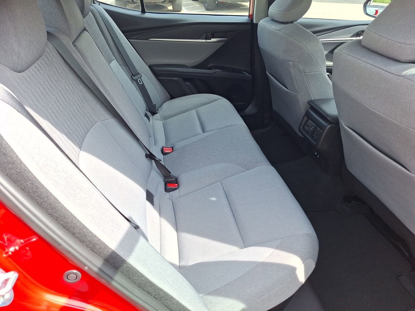 Used 2025 Toyota Camry LE w/ Convenience Package image 30