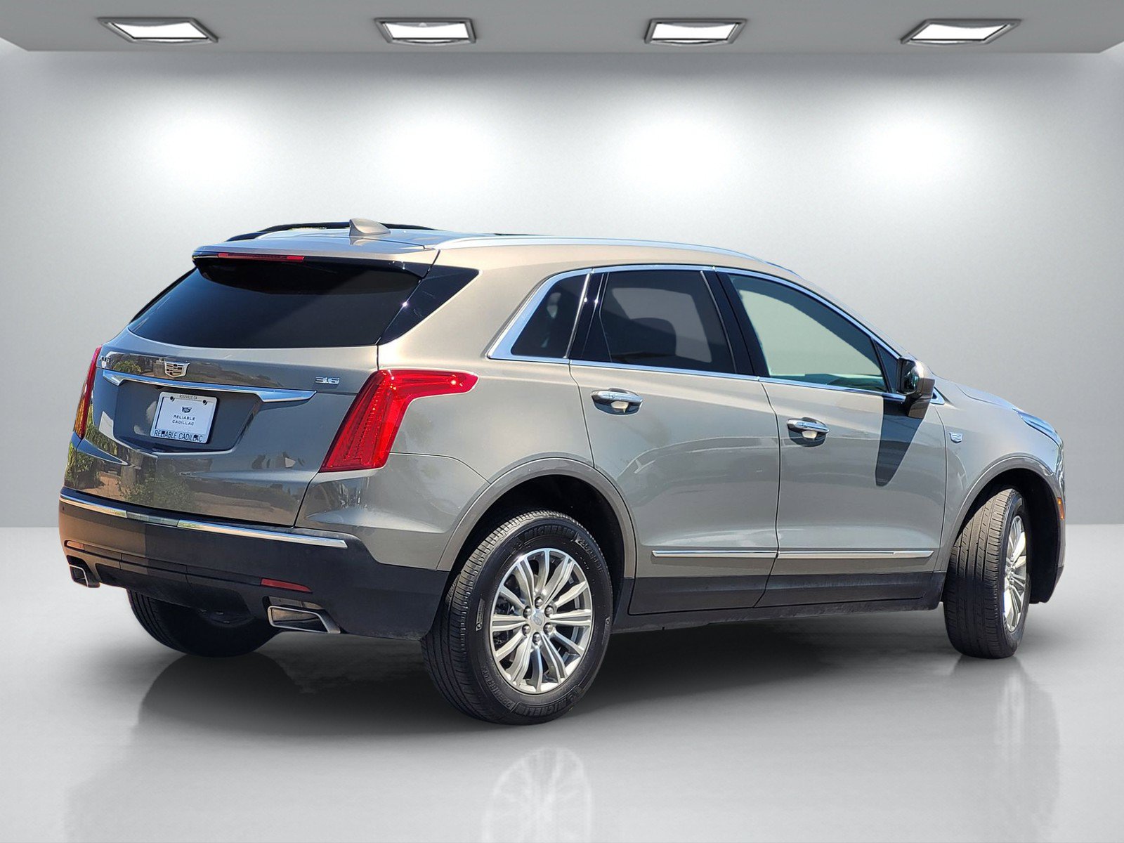Used 2019 Cadillac XT5 Luxury FWD image 4