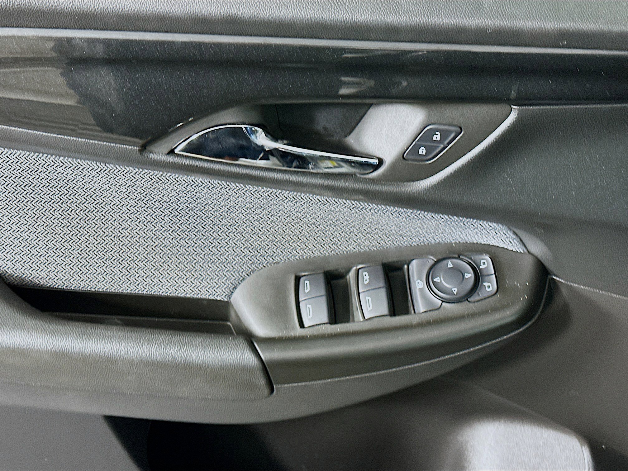 Used 2025 Chevrolet TrailBlazer LT AWD/4WD image 15