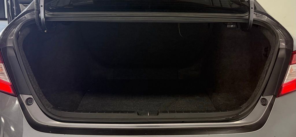 Used 2018 Honda Accord LX image 24