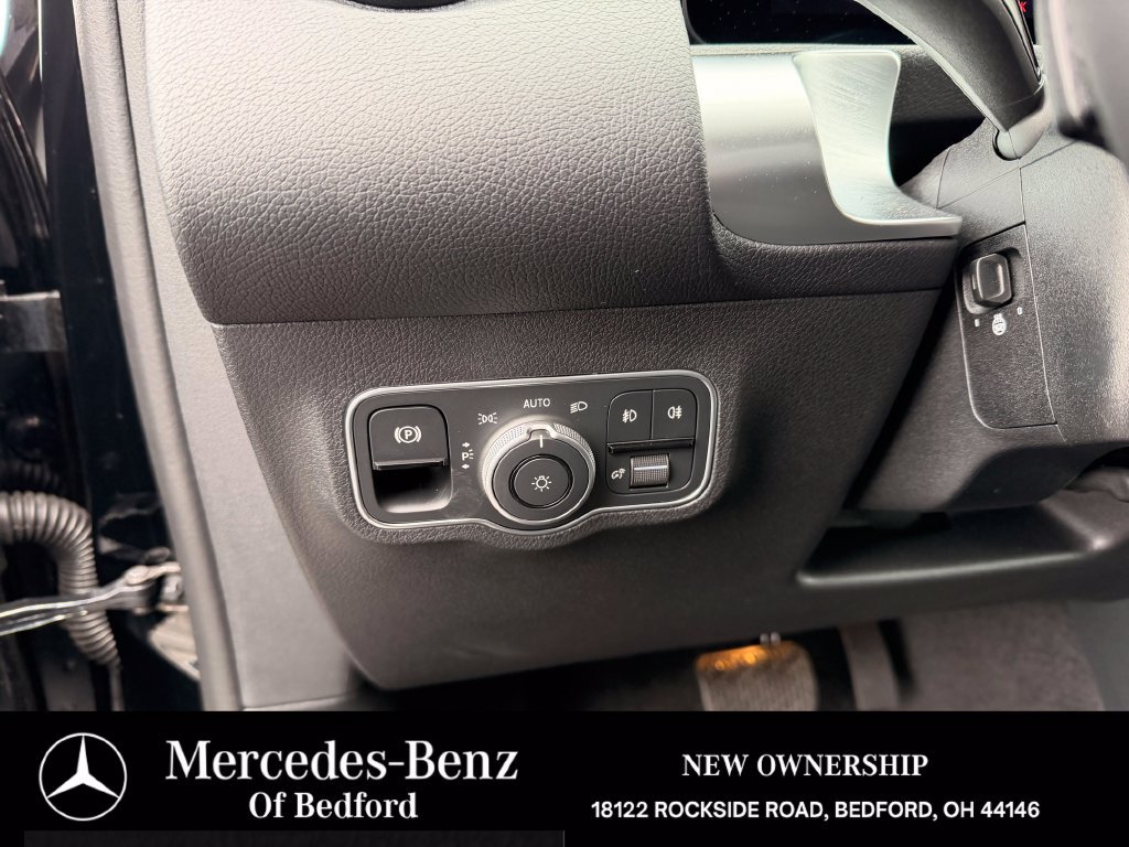 Used 2026 Mercedes-Benz GLB 250 4MATIC image 9