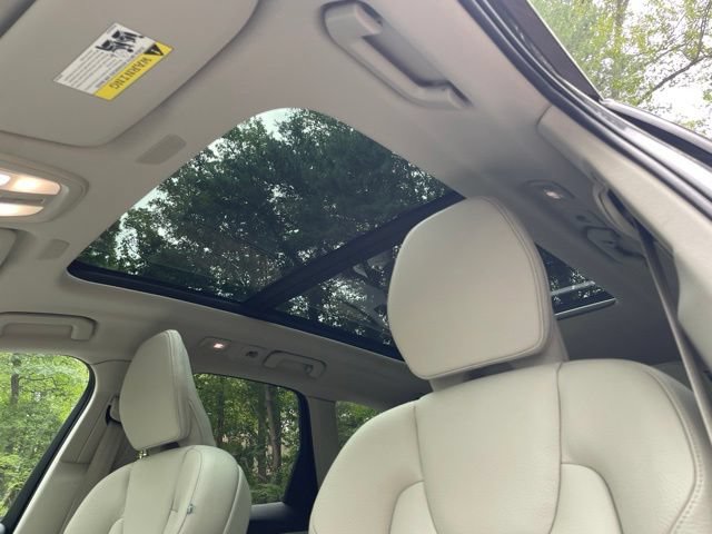 Certified 2024 Volvo XC60 B5 Plus w/ Protection Package Premier AWD/4WD image 24