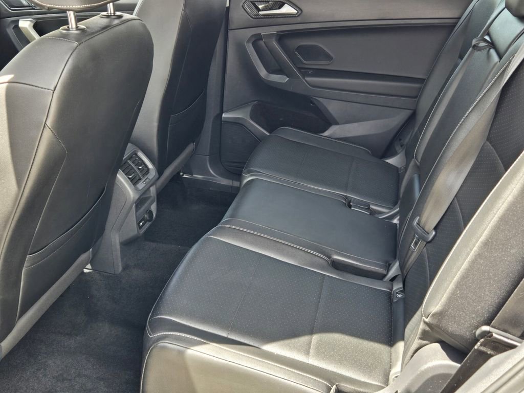 Certified 2021 Volkswagen Tiguan SE FWD image 12