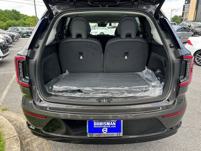 New 2025 Volvo EX90 Plus image 17