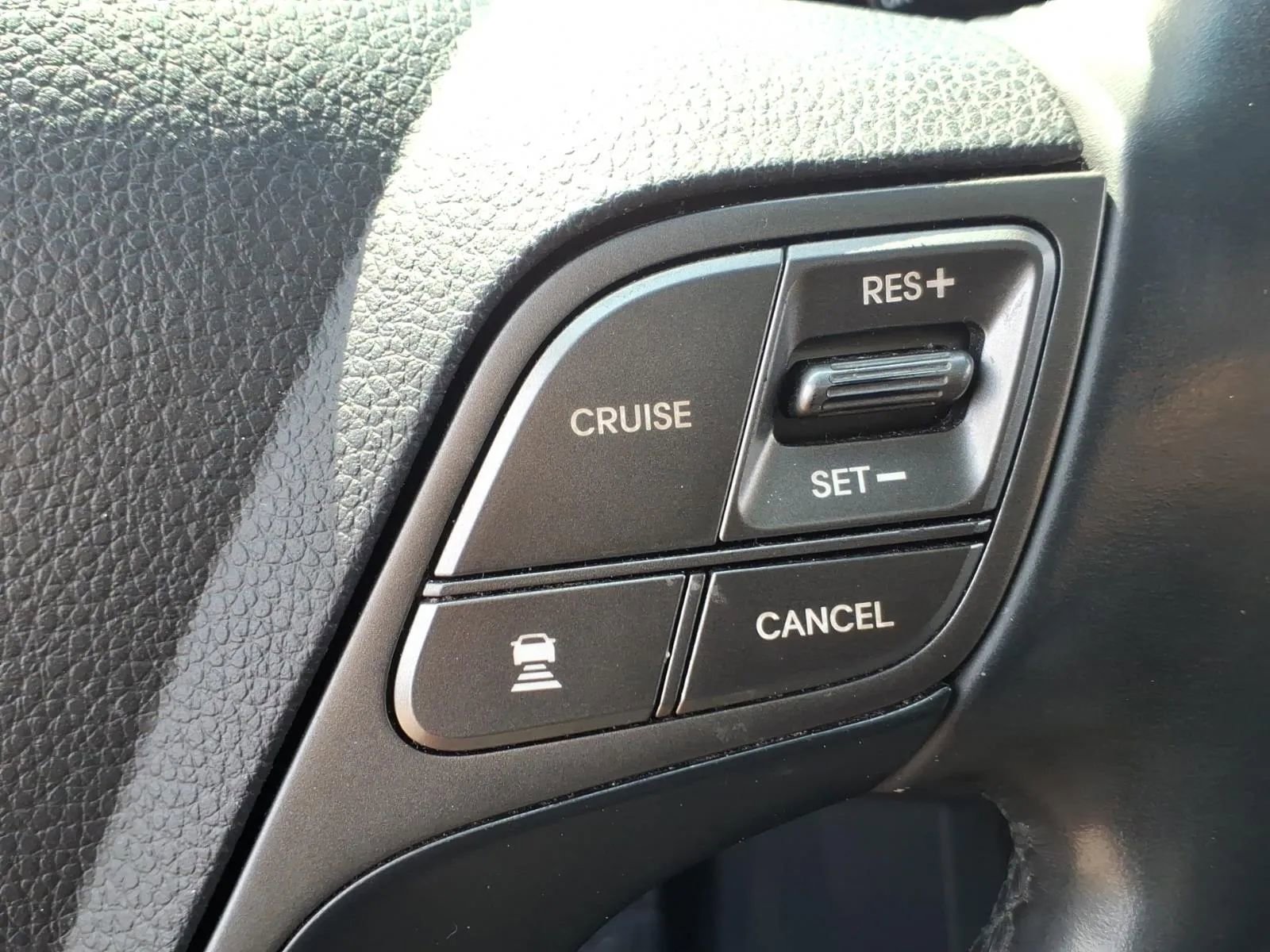 Used 2018 Hyundai Santa Fe Sport w/ 2.0T Ultimate Tech Package 05 image 30