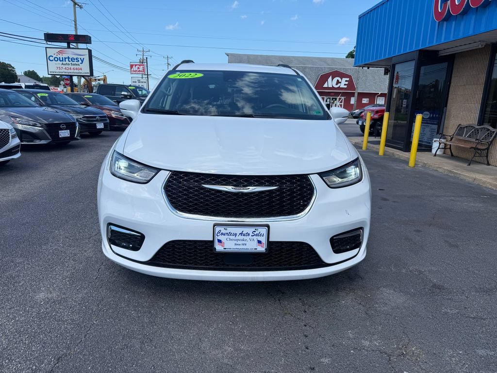 Used 2022 Chrysler Pacifica Touring-L FWD image 6