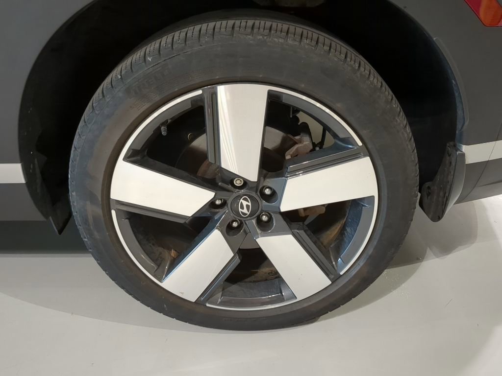 Used 2024 Hyundai Santa Fe Limited image 11