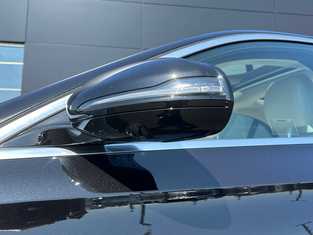 Used 2023 Mercedes-Benz E 450 4MATIC Sedan image 32