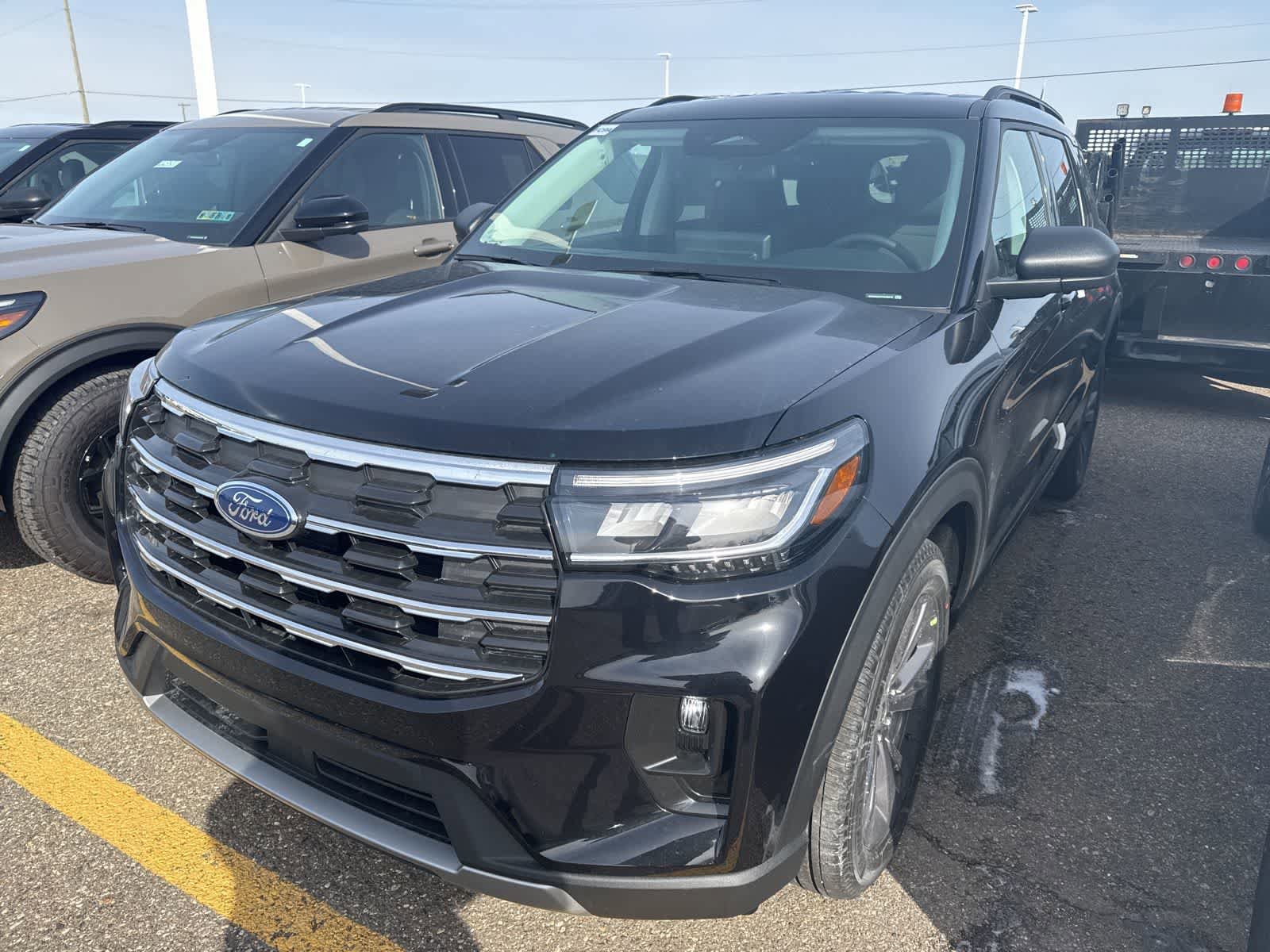 New 2026 Ford Explorer Active w/ Active Comfort Package image 1