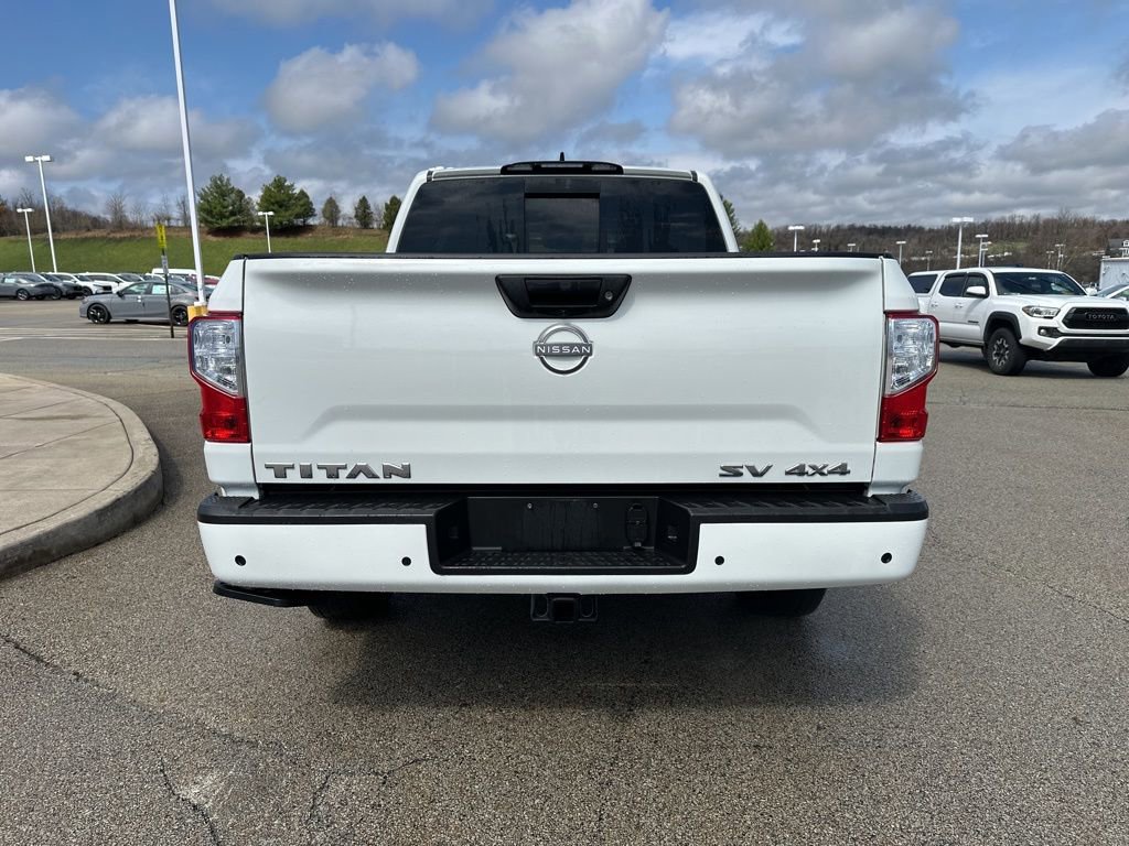 Used 2024 Nissan Titan SV w/ SV Convenience Package image 4
