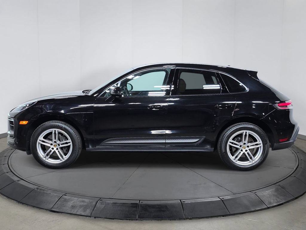 Certified 2023 Porsche Macan AWD/4WD image 2