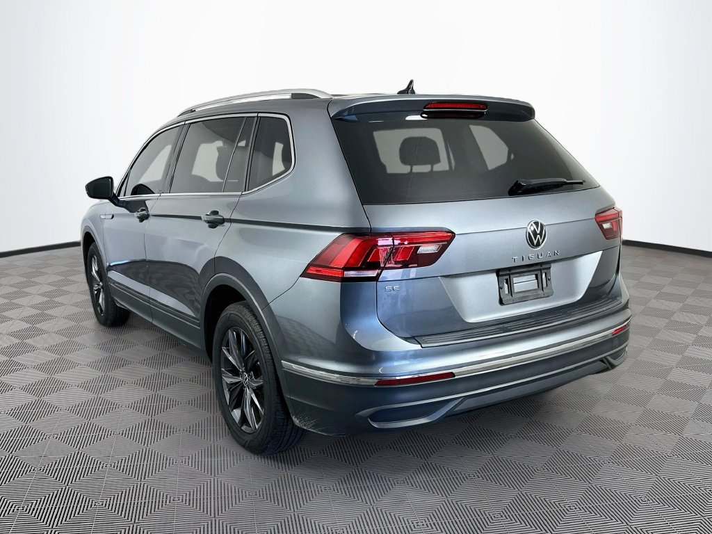Used 2023 Volkswagen Tiguan SE w/ Panoramic Sunroof Package FWD image 7