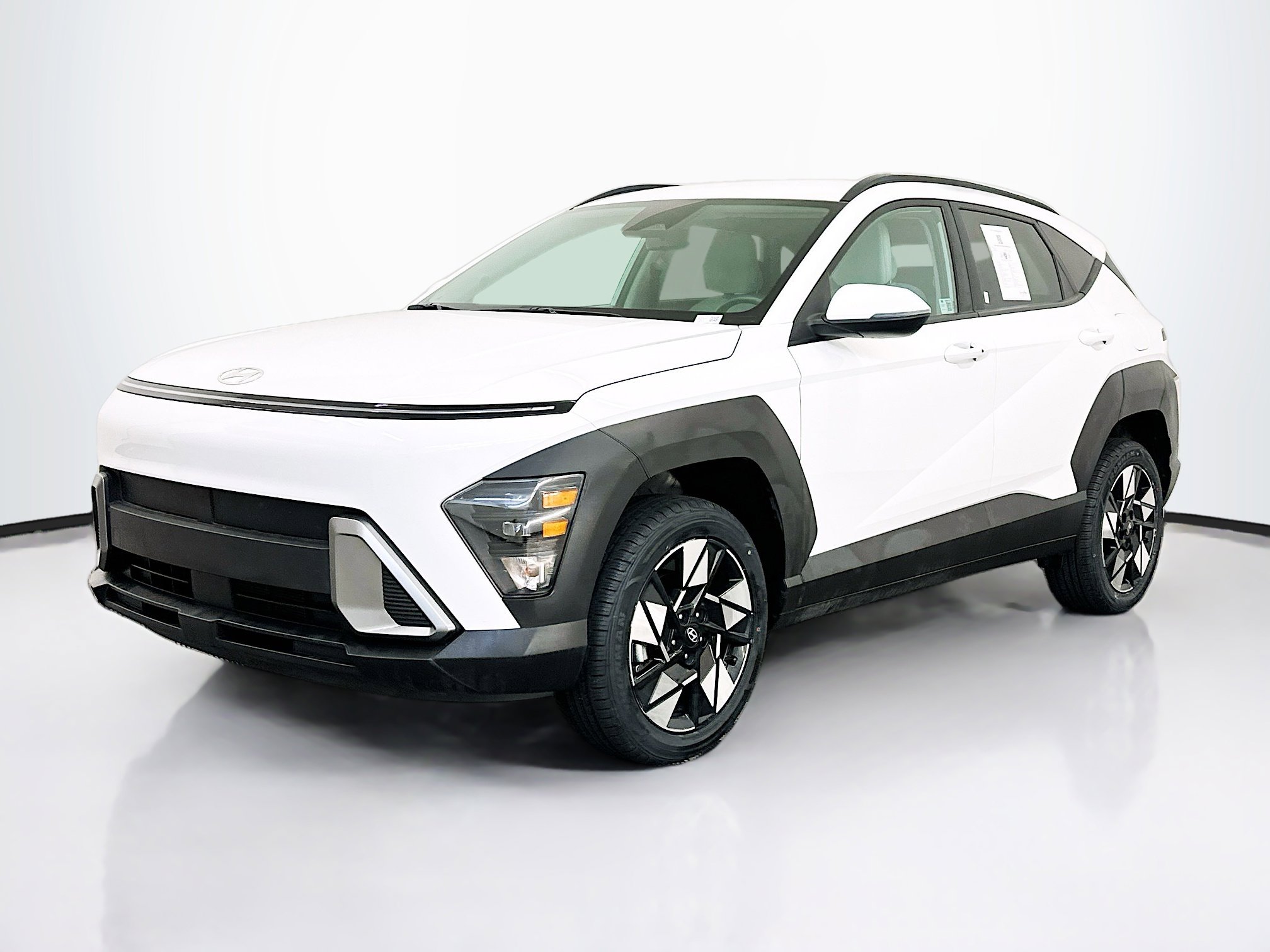 Used 2025 Hyundai Kona SEL image 3