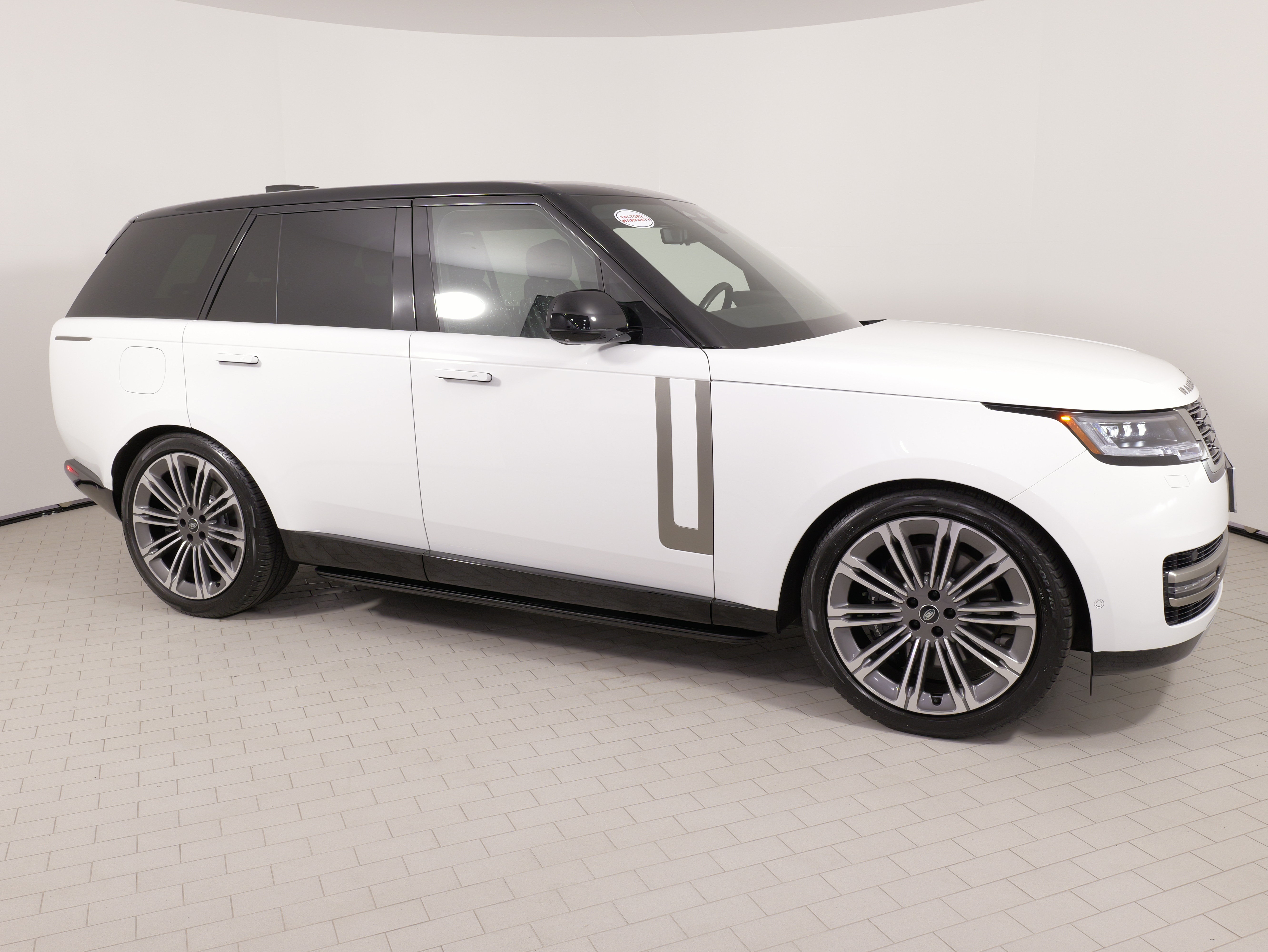 Used 2024 Land Rover Range Rover SE AWD/4WD image 9