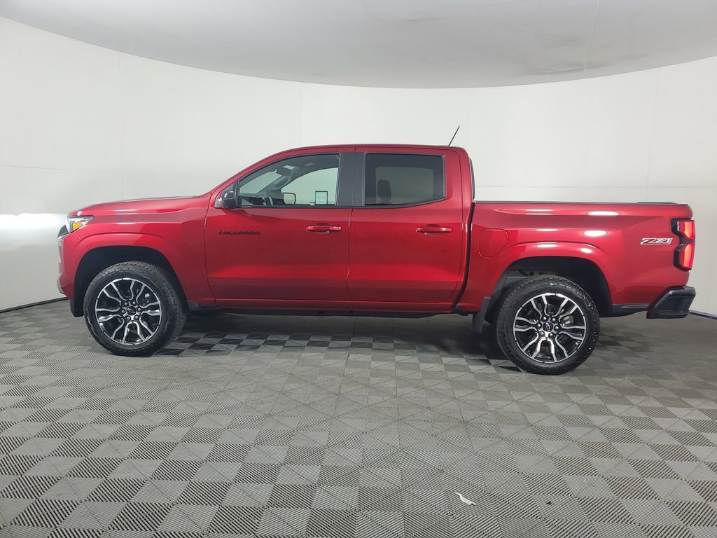 Used 2024 Chevrolet Colorado Z71 w/ LPO, Dark Essentials Package image 7