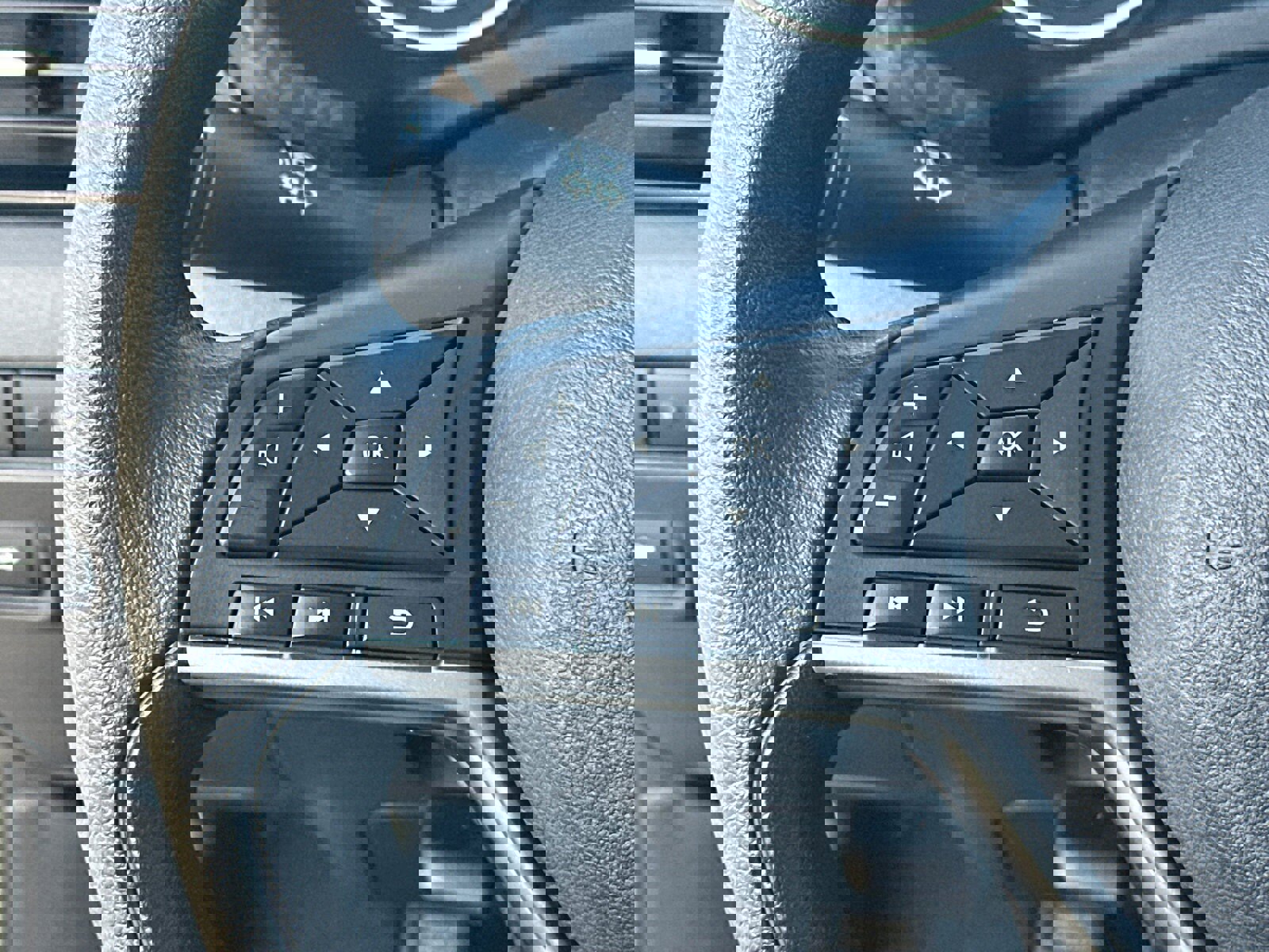 Used 2023 Nissan Sentra SV image 24