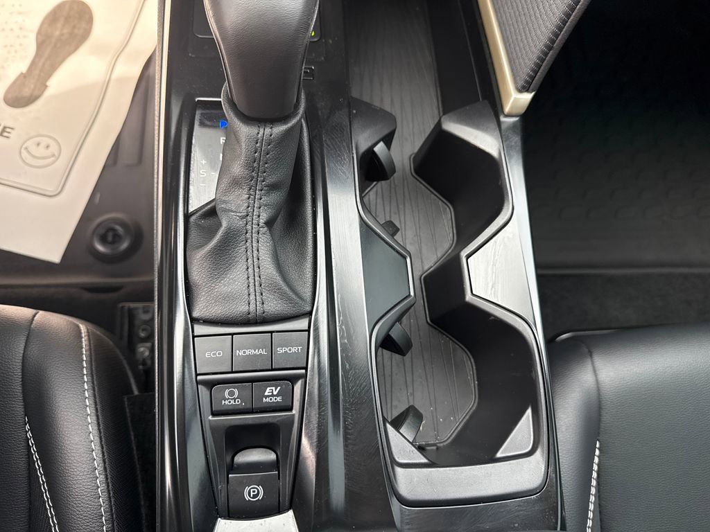 Used 2025 Toyota Camry SE image 16