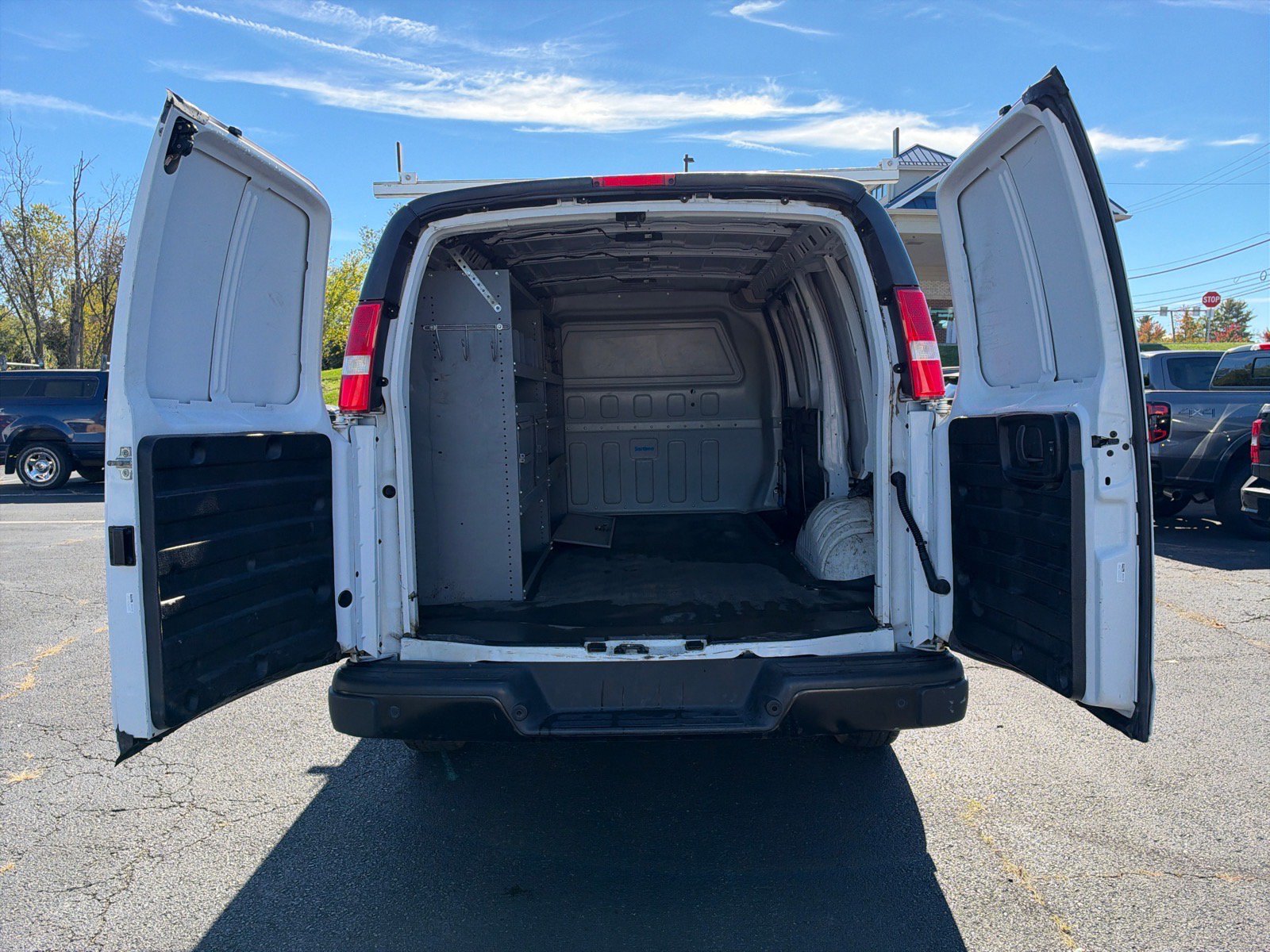 Used 2021 Chevrolet Express 2500 w/ Driver Convenience Package RWD image 7