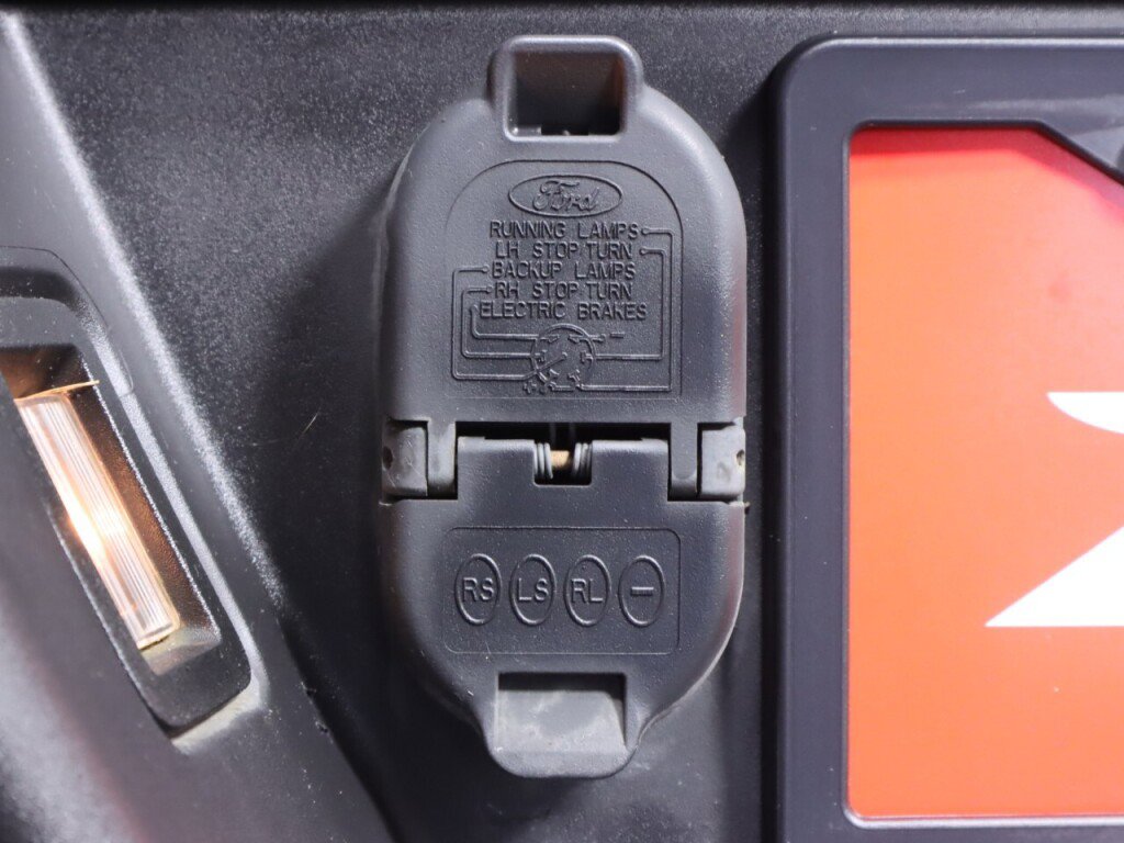 Used 2016 Ford F150 XLT w/ XTR Package image 33