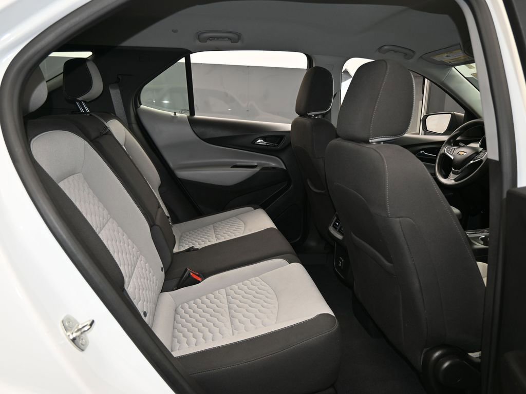 Used 2021 Chevrolet Equinox LS image 35