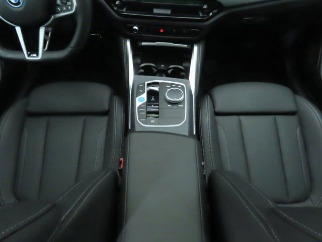 Used 2025 BMW i4 eDrive40 w/ M Sport Package image 17