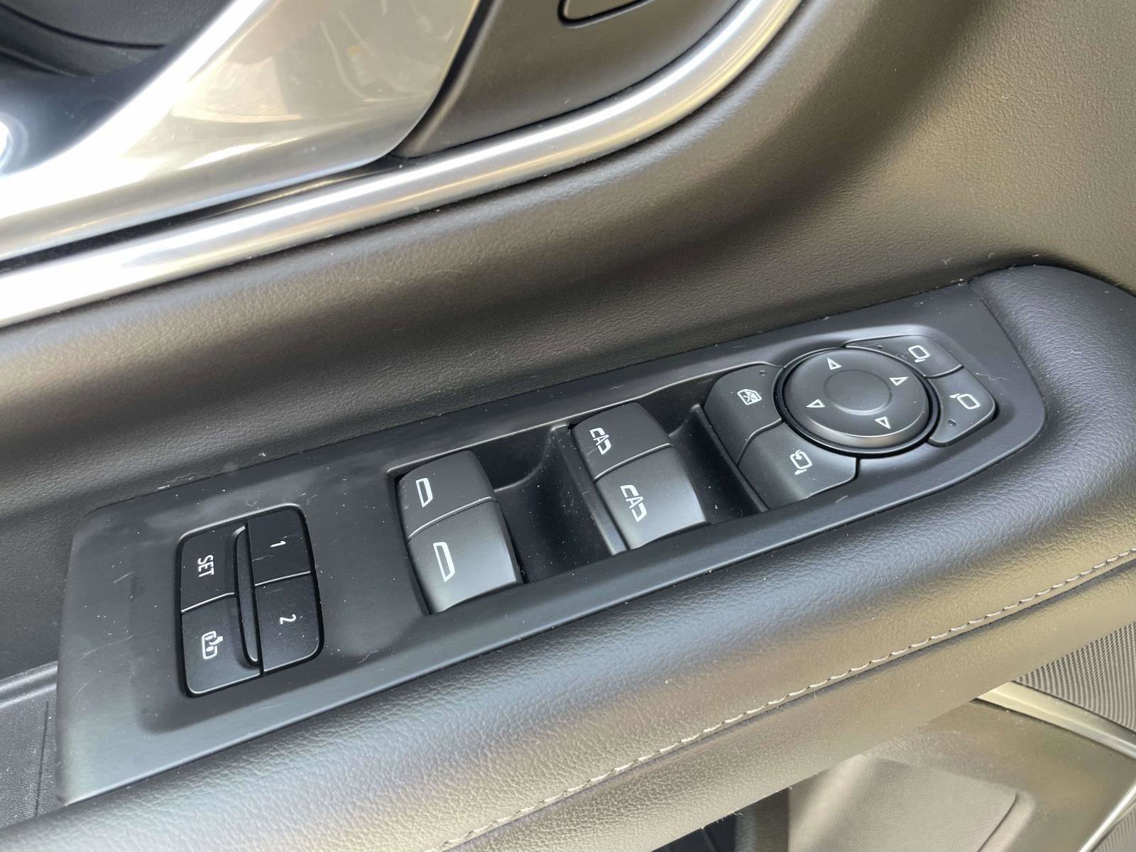 Used 2021 Chevrolet Tahoe Z71 w/ Z71 Signature Package image 6