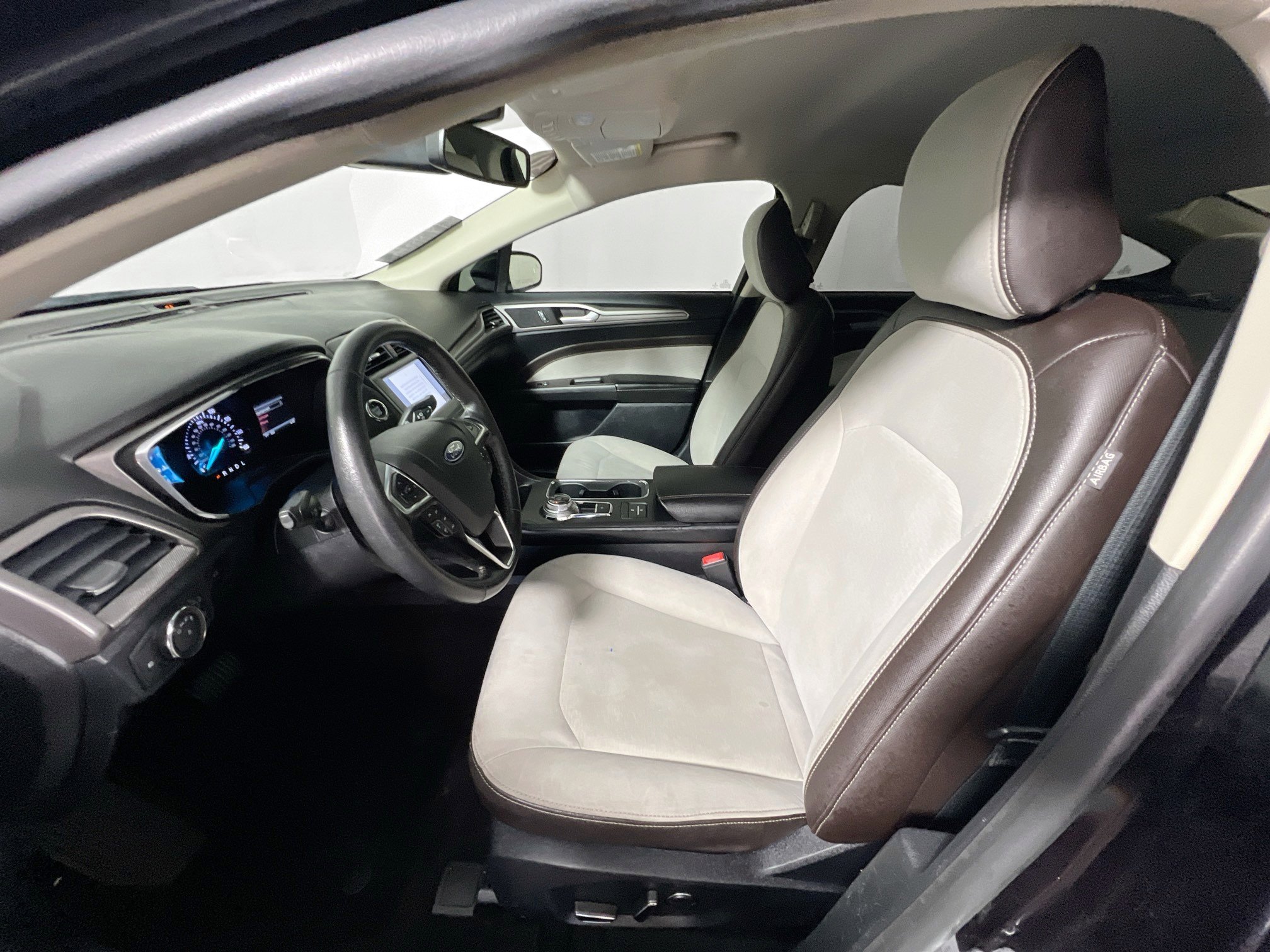 Used 2020 Ford Fusion SE w/ Equipment Group 151A image 14