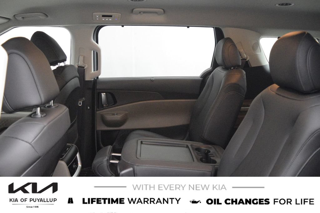 New 2026 Kia Carnival EX FWD image 12