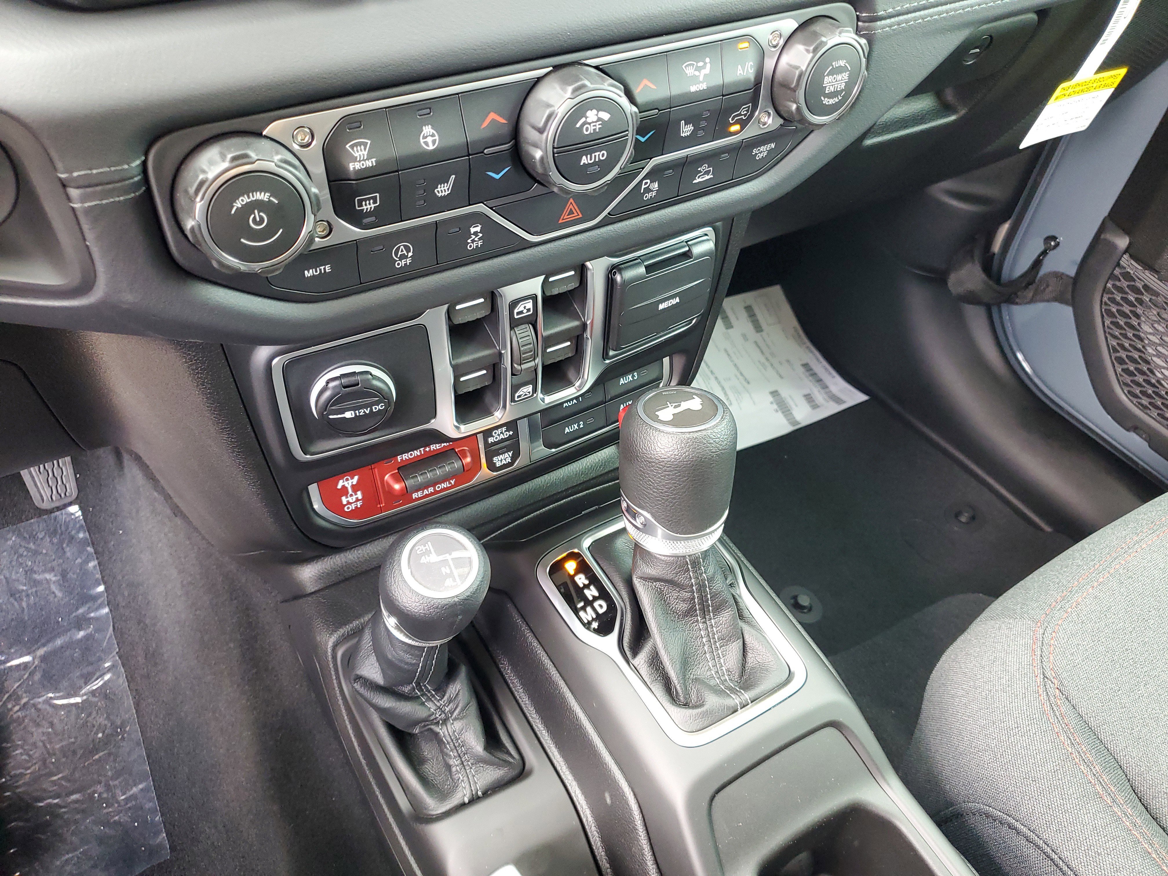 New 2026 Jeep Wrangler Unlimited Rubicon AWD/4WD image 20