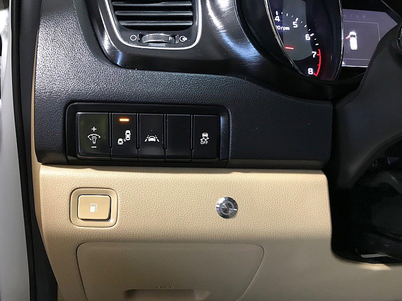 Used 2017 Kia Sedona LX w/ LX Essentials Premium Package FWD image 29