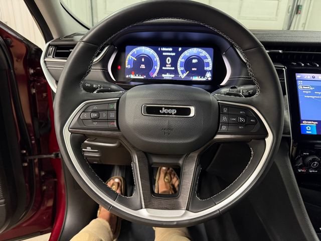 Used 2023 Jeep Grand Cherokee Limited AWD/4WD image 37
