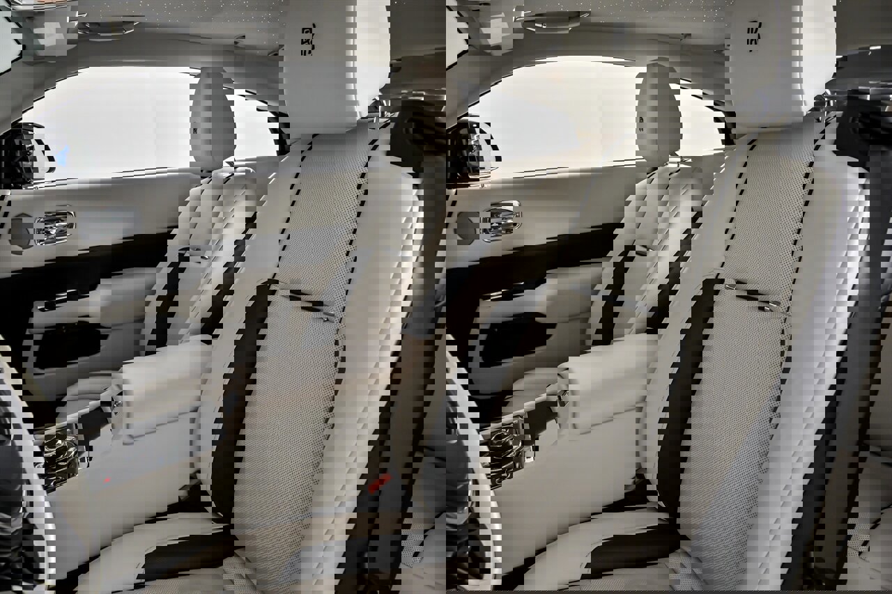 Used 2019 Rolls-Royce Wraith image 23