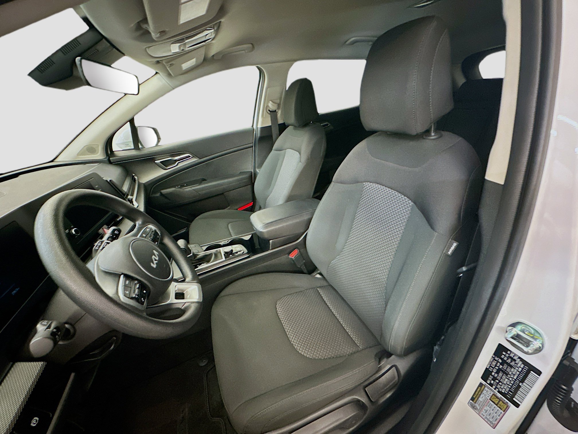 Used 2025 Kia Sportage LX image 13