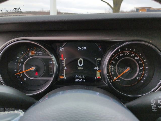 Used 2019 Jeep Wrangler Unlimited Sahara image 16